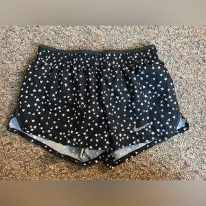 Star active Nike Shorts